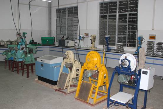 Laboratory grinding equipment